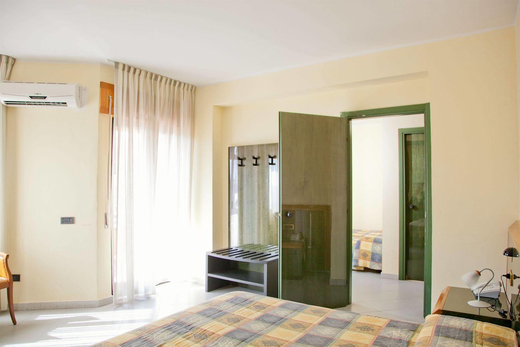 Hotel Melissa Torre Melissa Екстериор снимка