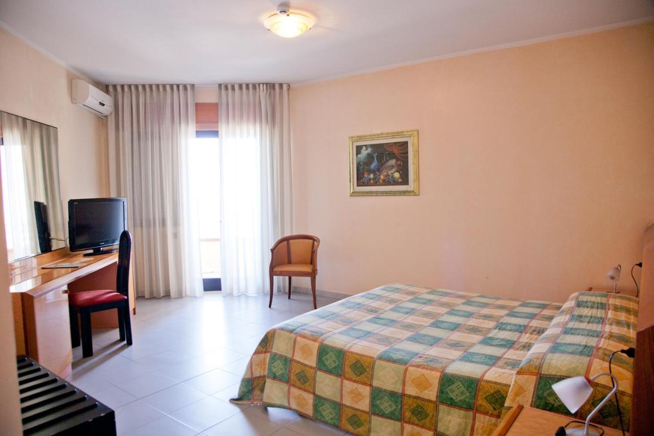 Hotel Melissa Torre Melissa Екстериор снимка